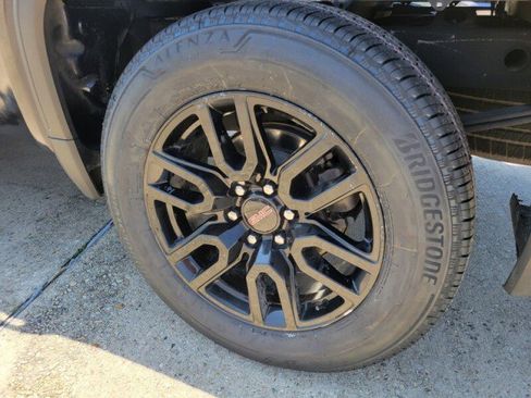 Used 2023 GMC Sierra 1500 Elevation RWD image 9