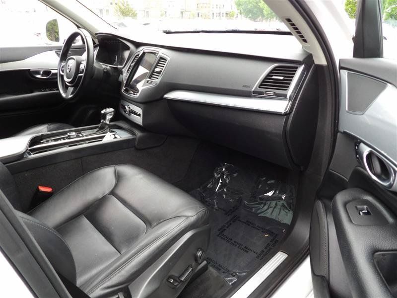 Used 2018 Volvo XC90 T5 Momentum FWD image 14