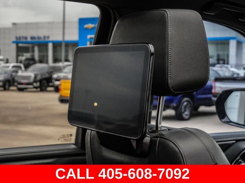 Used 2023 Chevrolet Suburban Z71 w/ Off-Road Capability Package AWD/4WD image 27