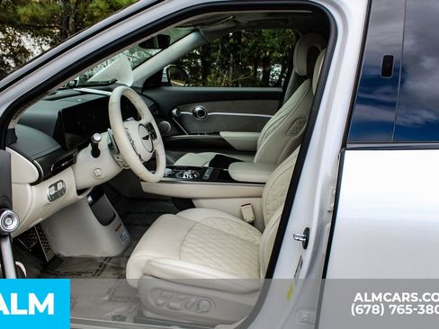 Used 2023 Genesis GV60 Performance image 17