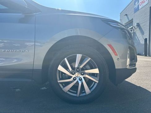 Used 2023 Chevrolet Equinox Premier AWD/4WD image 12
