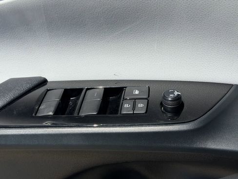 Used 2021 Toyota Prius Limited w/ Premium Convenience Package FWD image 16