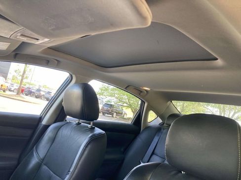 Used 2016 Nissan Altima 3.5 SL w/ 3.5 Technology Package FWD image 13