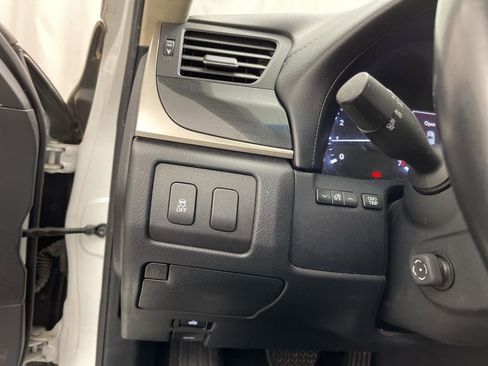 Used 2016 Lexus GS 200t w/ Premium Package image 7