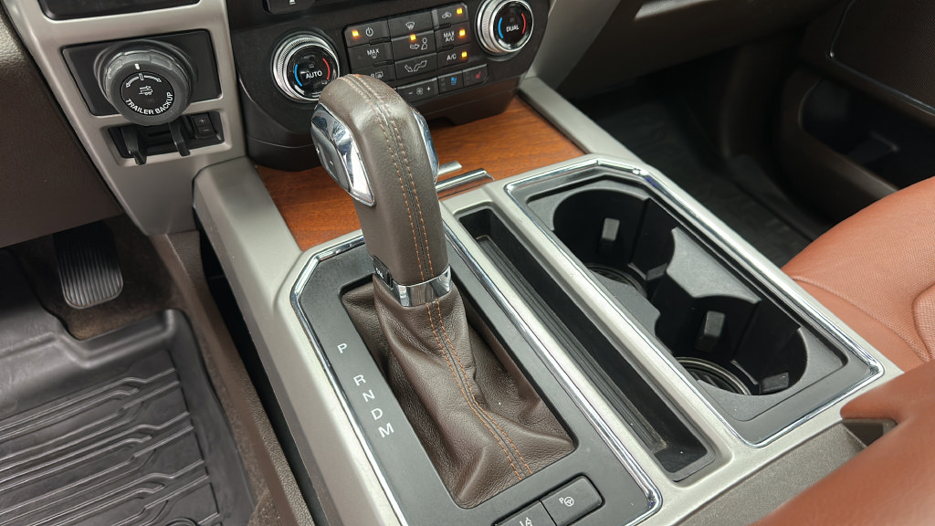 Used 2018 Ford F150 King Ranch w/ Equipment Group 601A Luxury AWD/4WD image 23