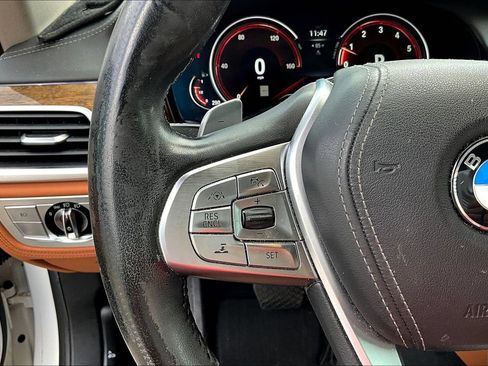 Used 2016 BMW 740i RWD image 11
