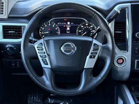 Used 2021 Nissan Titan SV w/ SV Convenience Package image 13