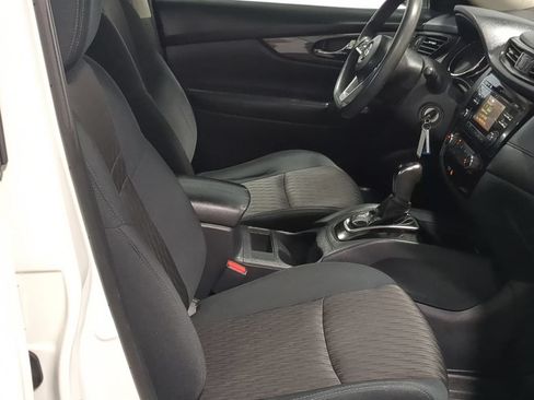 Used 2017 Nissan Rogue S AWD/4WD image 25