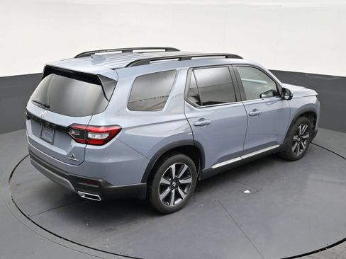 Used 2024 Honda Pilot Touring image 15