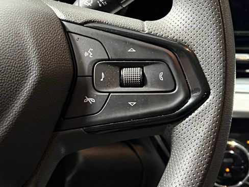 Used 2025 Chevrolet Trax LT image 24