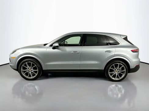 Certified 2023 Porsche Cayenne image 2
