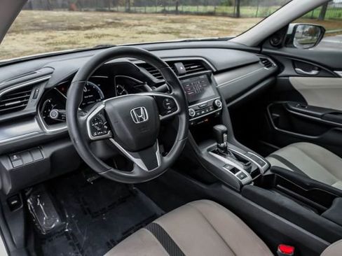 Used 2018 Honda Civic EX-T image 4