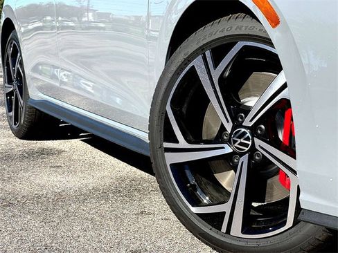 New 2026 Volkswagen GTI SE image 2