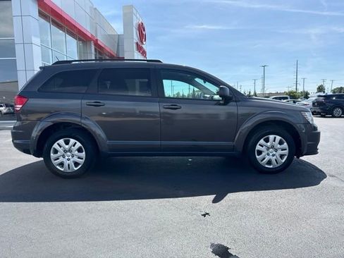 Used 2017 Dodge Journey SE FWD image 8