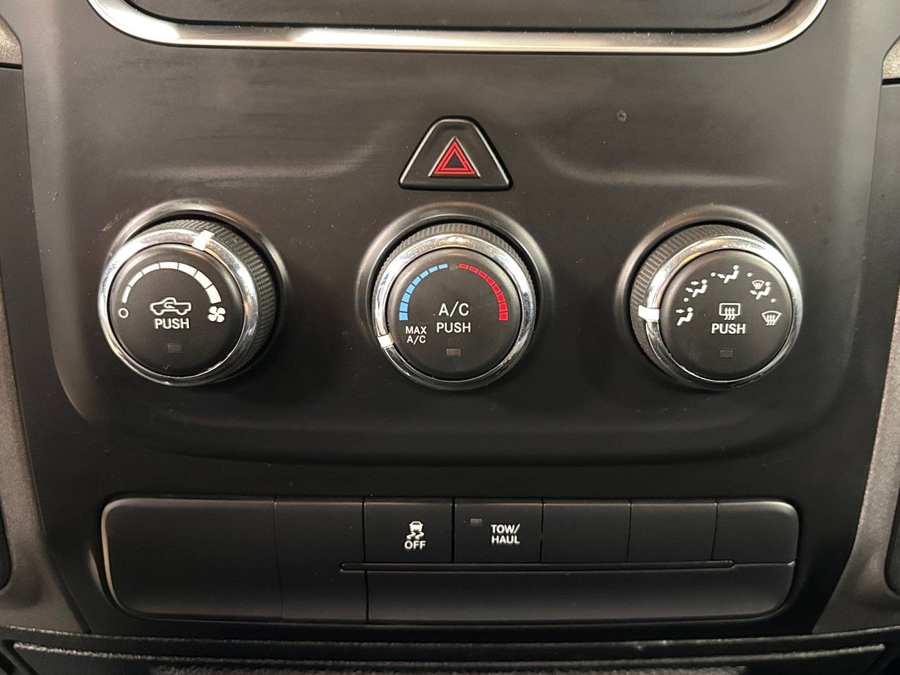 Used 2019 RAM 1500 Express AWD/4WD image 24