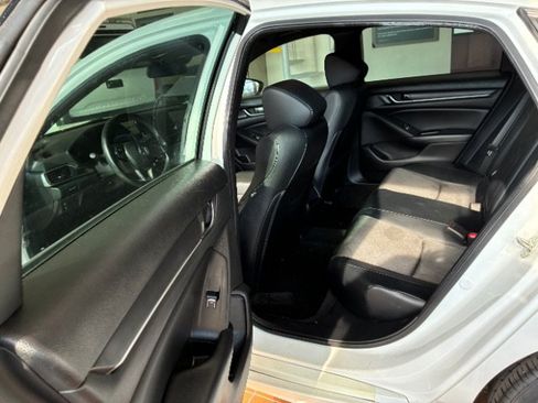 Used 2018 Honda Accord Sport image 25