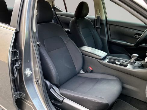Used 2024 Nissan Sentra S FWD image 9