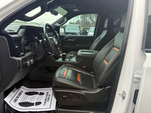 Used 2022 GMC Sierra 1500 AT4 w/ AT4 Premium Package image 5