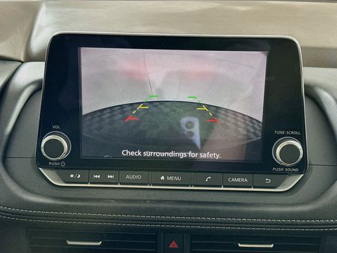Used 2023 Nissan Rogue S FWD image 22