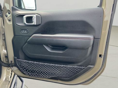 Used 2020 Jeep Gladiator Rubicon image 15