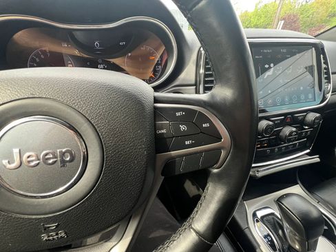 Used 2021 Jeep Grand Cherokee Limited image 21