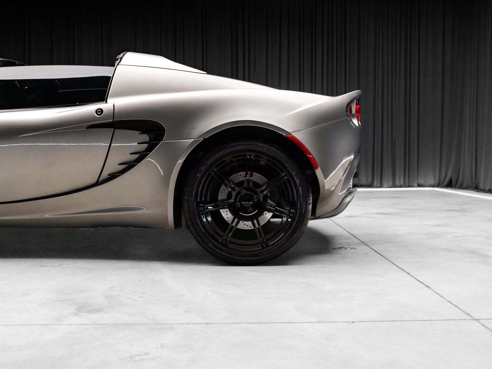 Used 2005 Lotus Elise RWD image 25