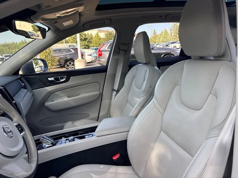 Used 2023 Volvo XC60 B5 Ultimate w/ Climate Package AWD/4WD image 18