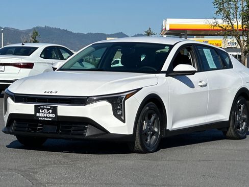 Used 2025 Kia K4 FWD image 9