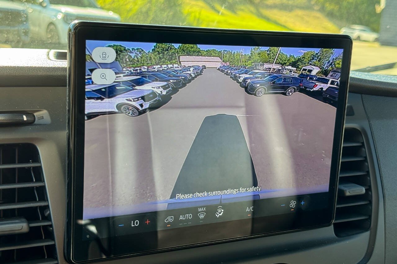 Used 2023 Ford E-Transit Medium Roof RWD image 25