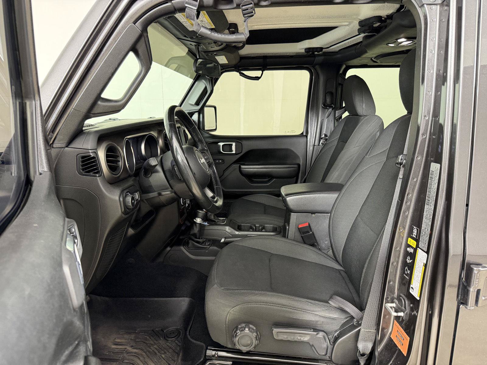 Used 2020 Jeep Wrangler Unlimited Sport AWD/4WD image 2