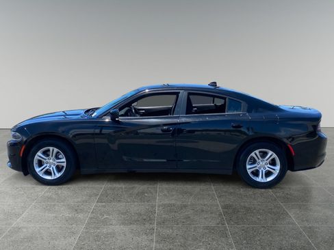 Used 2023 Dodge Charger SXT RWD image 2