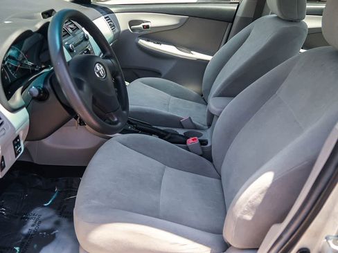 Used 2013 Toyota Corolla L FWD image 18