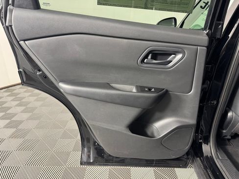 Used 2024 Nissan Rogue S AWD/4WD image 32