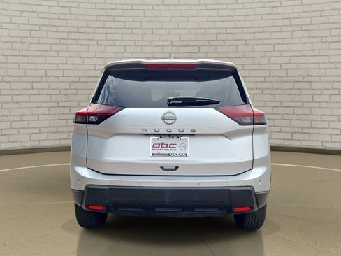 Used 2025 Nissan Rogue SV FWD image 6
