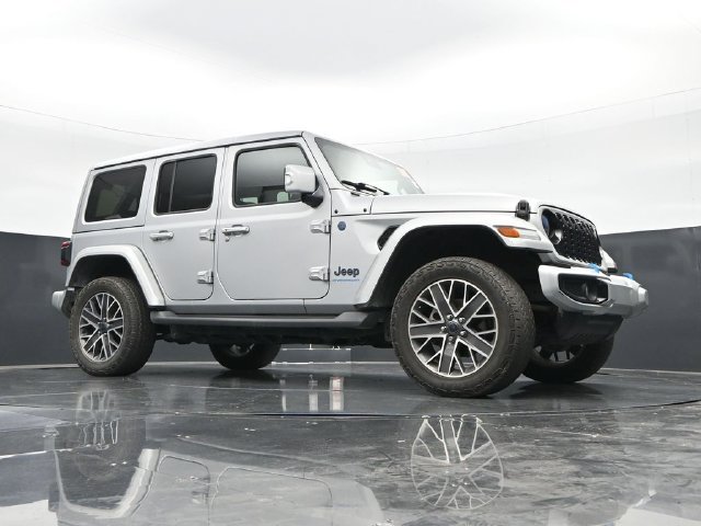 Used 2024 Jeep Wrangler High Altitude AWD/4WD image 44