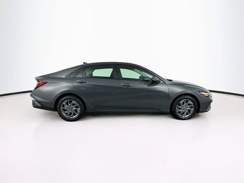 Used 2024 Hyundai Elantra SEL FWD image 10