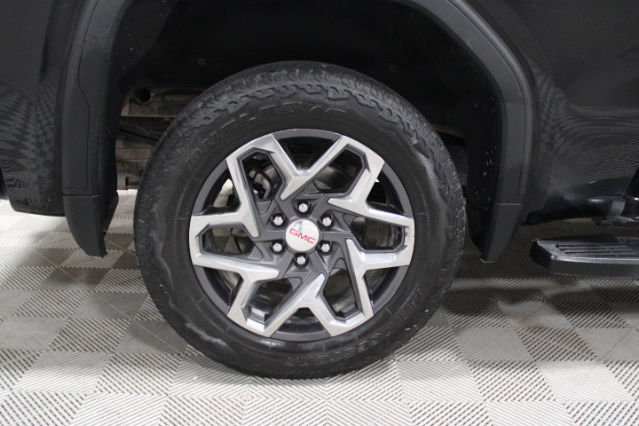 Used 2025 GMC Sierra 1500 SLT w/ SLT Premium Plus Package AWD/4WD image 45