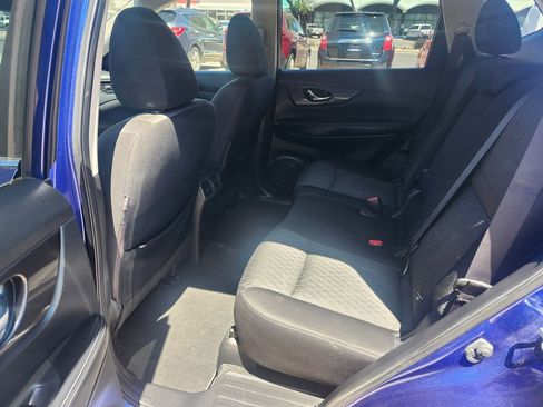 Used 2019 Nissan Rogue SV image 14