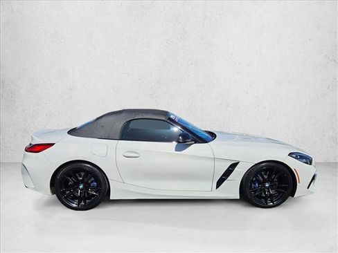Used 2022 BMW Z4 M40i w/ Driving Assistance Package RWD image 3