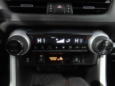 Used 2021 Toyota RAV4 XLE Premium AWD/4WD image 27