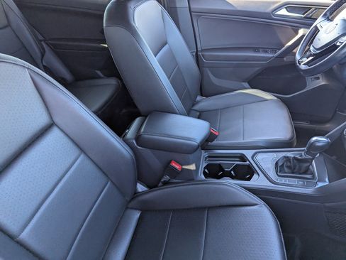 Used 2019 Volkswagen Tiguan SE image 10