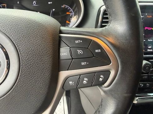 Used 2020 Jeep Grand Cherokee Limited AWD/4WD image 25