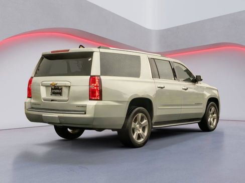 Used 2020 Chevrolet Suburban Premier RWD image 5