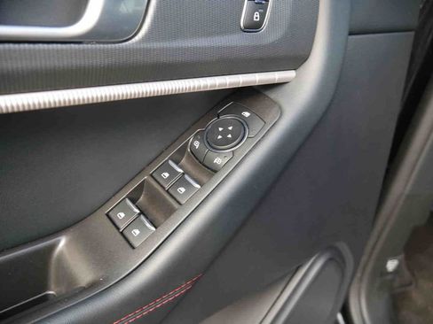 Used 2025 Ford Explorer ST-Line image 25