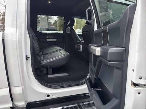 Certified 2022 Ford F350 Lariat w/ Chrome Package image 19