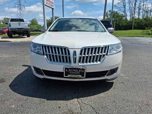 Used 2012 Lincoln MKZ FWD image 2