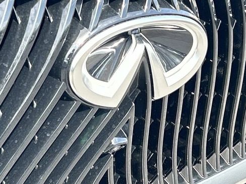 New 2026 INFINITI QX80 Luxe RWD image 11