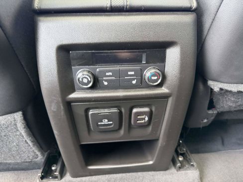 Certified 2023 Chevrolet Traverse Premier w/ Redline Edition AWD/4WD image 17