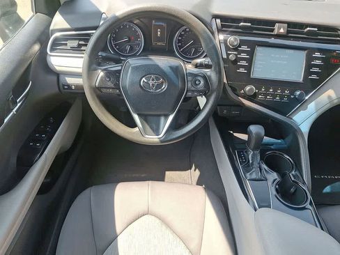 Used 2018 Toyota Camry LE FWD image 21