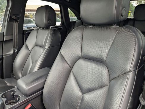Used 2017 Porsche Macan S image 12